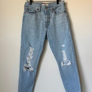 Levi’s Straight Wedgie Blue Distressed Jeans Size 28 Women’s